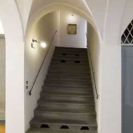 Scala realizzata in pietra Serena